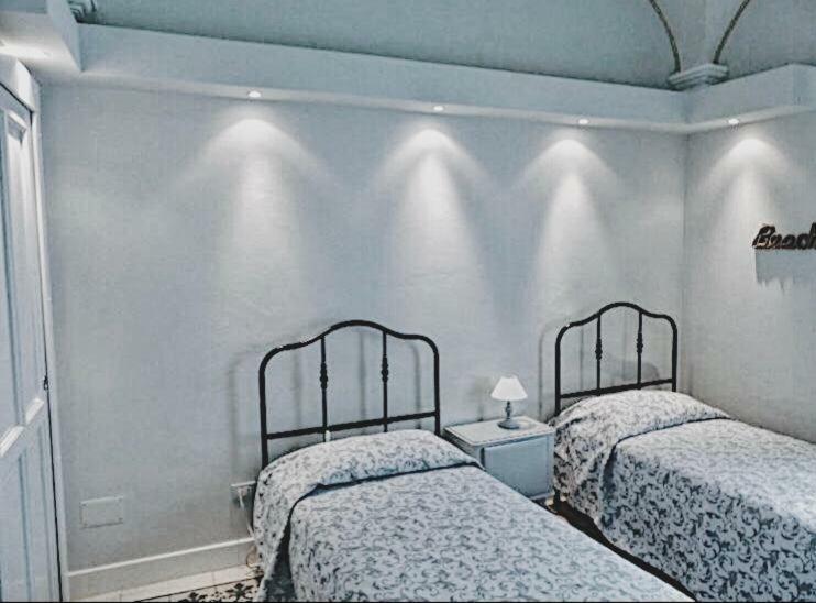 Maresuite Албисола Марина Екстериор снимка